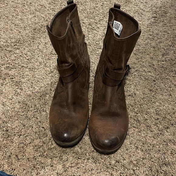 Ugg boots - Picture 2 of 2